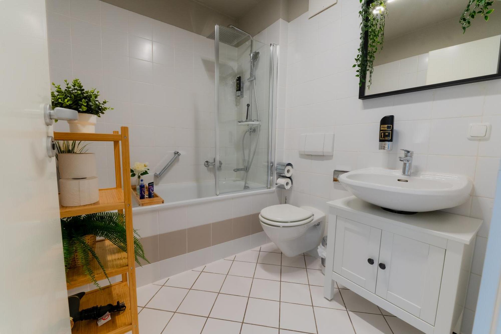 Deluxe Apartment I Klimaanlage I Tiefgarage I Balkon I Wlan Maagdenburg Buitenkant foto